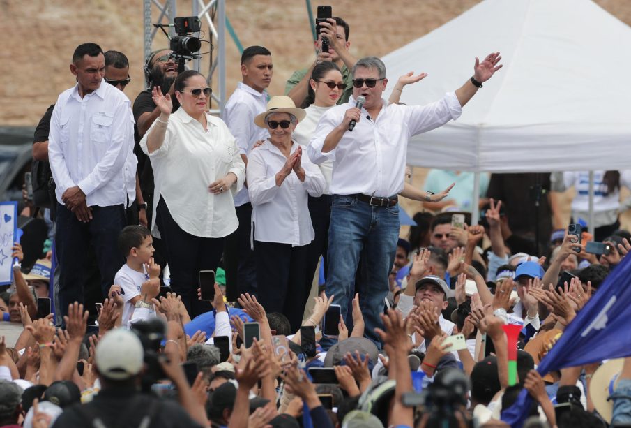 Expresidente indultado en EE.UU. pide que su proceso penal en Honduras no se politice